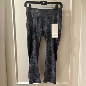 NWT Lulu lemon cropped leggings with mesh detail